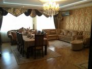 Satılır 4 otaqlı 131 m2 yeni tikili İnşaatçılar m.