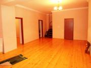 Satılır 2 otaqlı 130 m2 yeni tikili İnşaatçılar m.