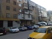 Satılır 2 otaqlı 60 m2 köhnə tikili Elmlər Akademiyası m.