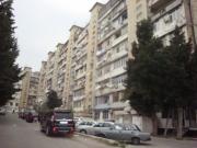 Satılır 2 otaqlı 83 m2 köhnə tikili Elmlər Akademiyası m.