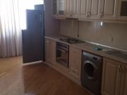 İcarəyə verilir 3 otaqlı 135 m2 yeni tikili İnşaatçılar m.