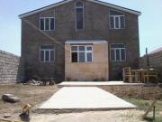 Satılır 7 otaqlı 200 m2 həyət evi Binə