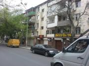 Satılır 3 otaqlı 65 m2 köhnə tikili Elmlər Akademiyası m.