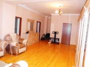 Satılır 2 otaqlı 130 m2 yeni tikili İnşaatçılar m.