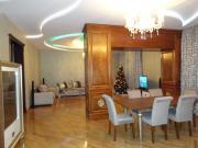 İcarəyə verilir 7 otaqlı 400 m2 həyət evi Şah İsmayıl Xətai m.