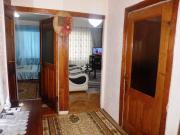 Satılır 2 otaqlı 78 m2 köhnə tikili Elmlər Akademiyası m.
