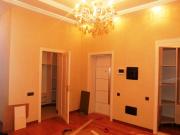 İcarəyə verilir 4 otaqlı 174 m2 yeni tikili Nizami m.