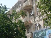 Satılır 4 otaqlı 110 m2 köhnə tikili Elmlər Akademiyası m.