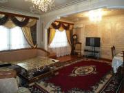 Satılır 5 otaqlı 150 m2 köhnə tikili İnşaatçılar m.