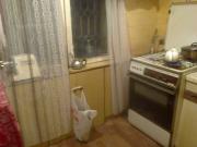 Satılır 3 otaqlı 80 m2 köhnə tikili İnşaatçılar m.