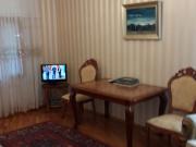 Satılır 3 otaqlı 90 m2 köhnə tikili Buzovna