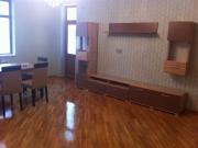 İcarəyə verilir 4 otaqlı 141 m2 yeni tikili Y.Ramana