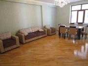 İcarəyə verilir 4 otaqlı 140 m2 yeni tikili İnşaatçılar m.