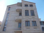 İcarəyə verilir 7 otaqlı 500 m2 həyət evi Gənclik m.