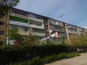 Satılır 3 otaqlı 90 m2 köhnə tikili Elmlər Akademiyası m.