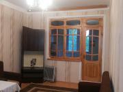 İcarəyə verilir 1 otaqlı 45 m2 köhnə tikili 4 mkr