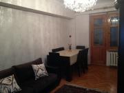 Satılır 3 otaqlı 90 m2 köhnə tikili Elmlər Akademiyası m.