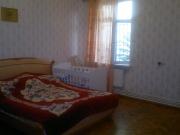 Satılır 4 otaqlı 105 m2 köhnə tikili Bakıxanov