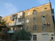 Satılır 1 otaqlı 40 m2 köhnə tikili Şah İsmayıl Xətai m.