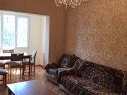 İcarəyə verilir 3 otaqlı 90 m2 köhnə tikili İnşaatçılar m.