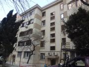 Satılır 3 otaqlı 65 m2 köhnə tikili Elmlər Akademiyası m.