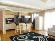 Satılır 4 otaqlı 120 m2 köhnə tikili Elmlər Akademiyası m.