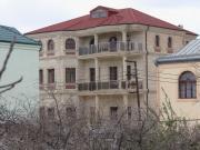 İcarəyə verilir 8 otaqlı 400 m2 həyət evi Nəsimi m.