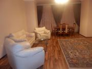 İcarəyə verilir 4 otaqlı 178 m2 yeni tikili Şah İsmayıl Xətai m.