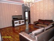 İcarəyə verilir 3 otaqlı 135 m2 yeni tikili İçəri Şəhər m.