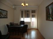 İcarəyə verilir 5 otaqlı 186 m2 yeni tikili Şah İsmayıl Xətai m.