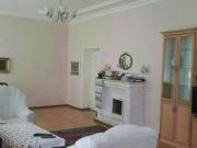 Satılır 4 otaqlı 120 m2 köhnə tikili Sahil m.