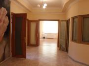 İcarəyə verilir 5 otaqlı 200 m2 obyekt 28 May m.