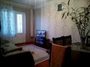 Satılır 4 otaqlı 100 m2 köhnə tikili İnşaatçılar m.