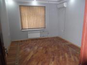 İcarəyə verilir 3 otaqlı 100 m2 obyekt Şah İsmayıl Xətai m.