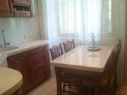 İcarəyə verilir 1 otaqlı 60 m2 köhnə tikili Sahil m.