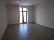 İcarəyə verilir 6 otaqlı 215 m2 obyekt 28 May m.