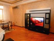 İcarəyə verilir 3 otaqlı 140 m2 yeni tikili Memar Əcəmi m.