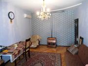 Satılır 2 otaqlı 70 m2 köhnə tikili İnşaatçılar m.