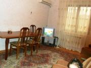 İcarəyə verilir 4 otaqlı 100 m2 köhnə tikili Xalqlar Dostluğu m.