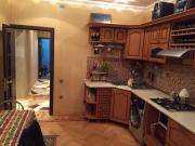 Satılır 4 otaqlı 70 m2 köhnə tikili Yasamal r.