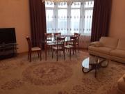 İcarəyə verilir 4 otaqlı 200 m2 yeni tikili Gənclik m.