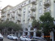 İcarəyə verilir 3 otaqlı 100 m2 köhnə tikili İçəri Şəhər m.