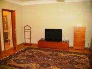 İcarəyə verilir 4 otaqlı 196 m2 yeni tikili Nizami m.