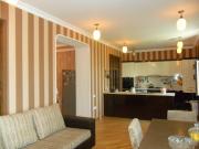 Satılır 4 otaqlı 120 m2 köhnə tikili Elmlər Akademiyası m.