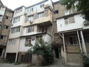 Satılır 1 otaqlı 35 m2 köhnə tikili Elmlər Akademiyası m.