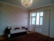 Satılır 2 otaqlı 85 m2 yeni tikili İnşaatçılar m.