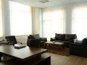 İcarəyə verilir 6 otaqlı 500 m2 obyekt 28 May m.