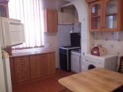 İcarəyə verilir 3 otaqlı 80 m2 köhnə tikili Qara Qarayev m.