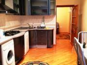 İcarəyə verilir 4 otaqlı 220 m2 yeni tikili Nizami m.