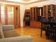 İcarəyə verilir 4 otaqlı 130 m2 köhnə tikili Gənclik m.